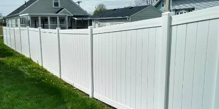 vinyl privacy fence installation in bucks county pa
